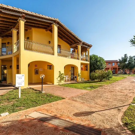 Ferienhaus Vignola Baia Dei Mirti B4 *